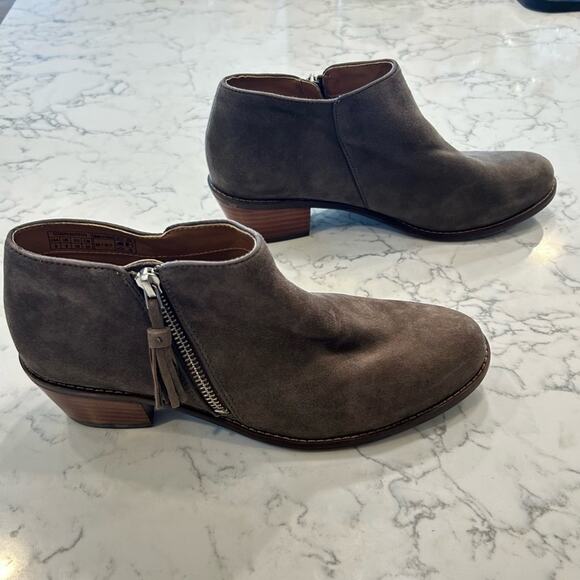 Vionic Serena Leather Taupe Short Block Heel Ankle Bootie Boot Size 8 - Picture 1 of 11